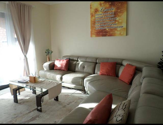 2 BEDROOM APARTMENT FOR SALE IN GREENSTONE HILL